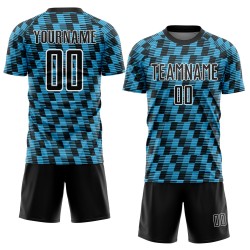 Benutzerdefiniertes Sublimations-Fußballtrikot in Schwarz, Himmelblau und Weiß Benutzerdefiniertes Sublimations-Fußballtrikot in Schwarz, Himmelblau und Weiß